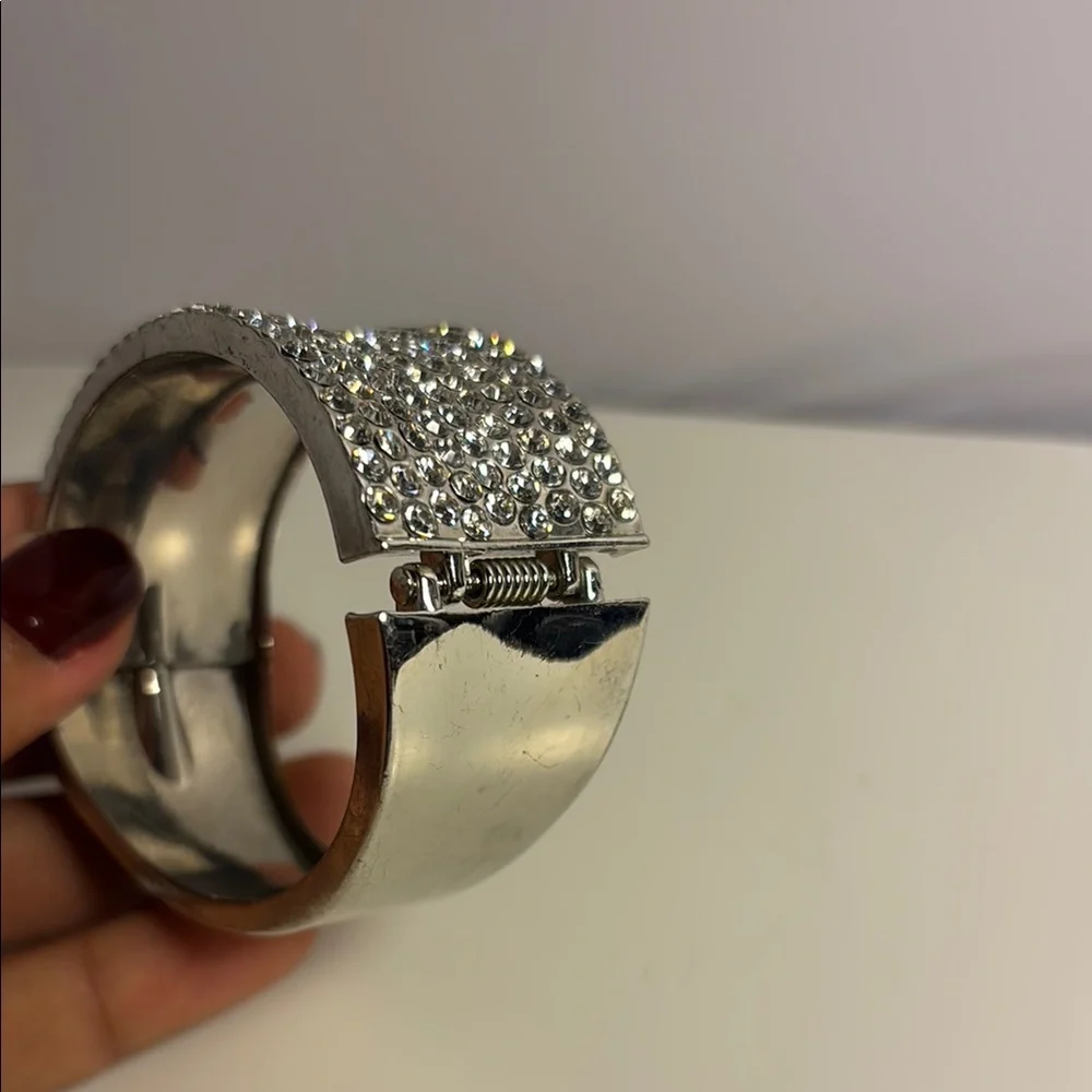 Elegant Silver Crystal Bracelet sparkly and blingy - Picture 6 of 7